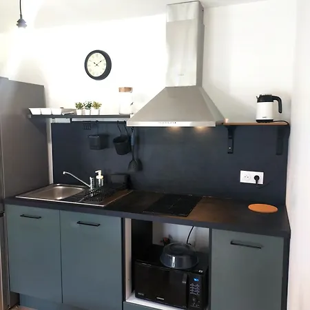 Neuf Equipe, Confortable Et Au Calme